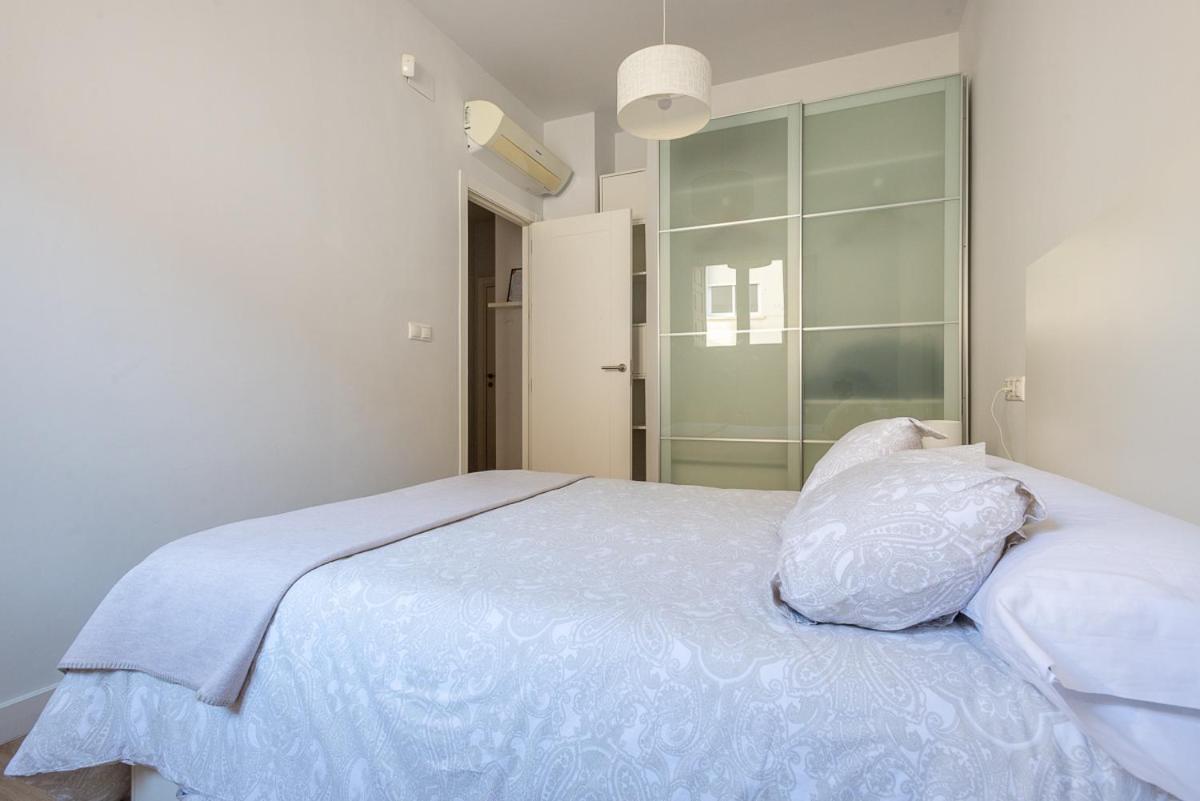 Puerta Real Centro Apartment Granada Bagian luar foto